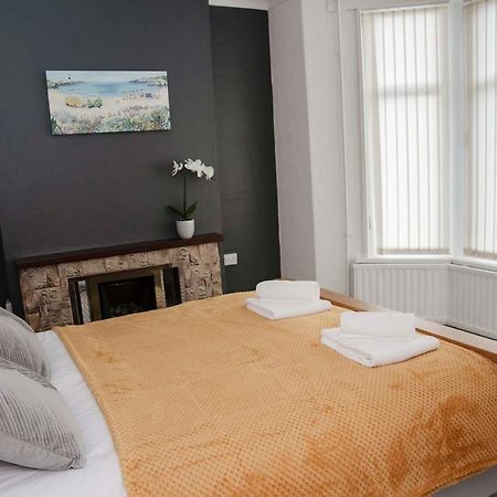 Вилла Six Bells Retreat Abertillery Экстерьер фото