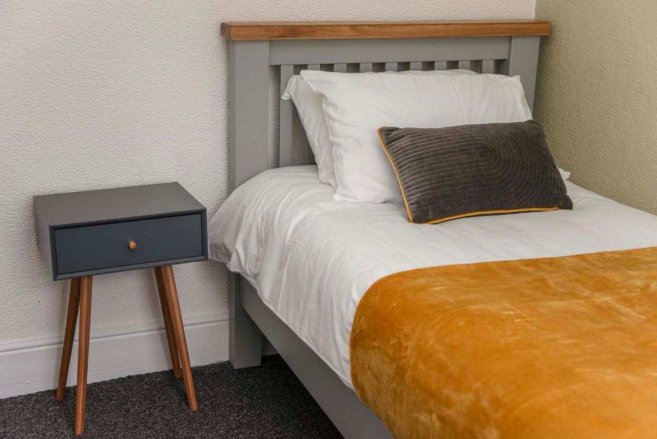 Вилла Six Bells Retreat Abertillery Экстерьер фото