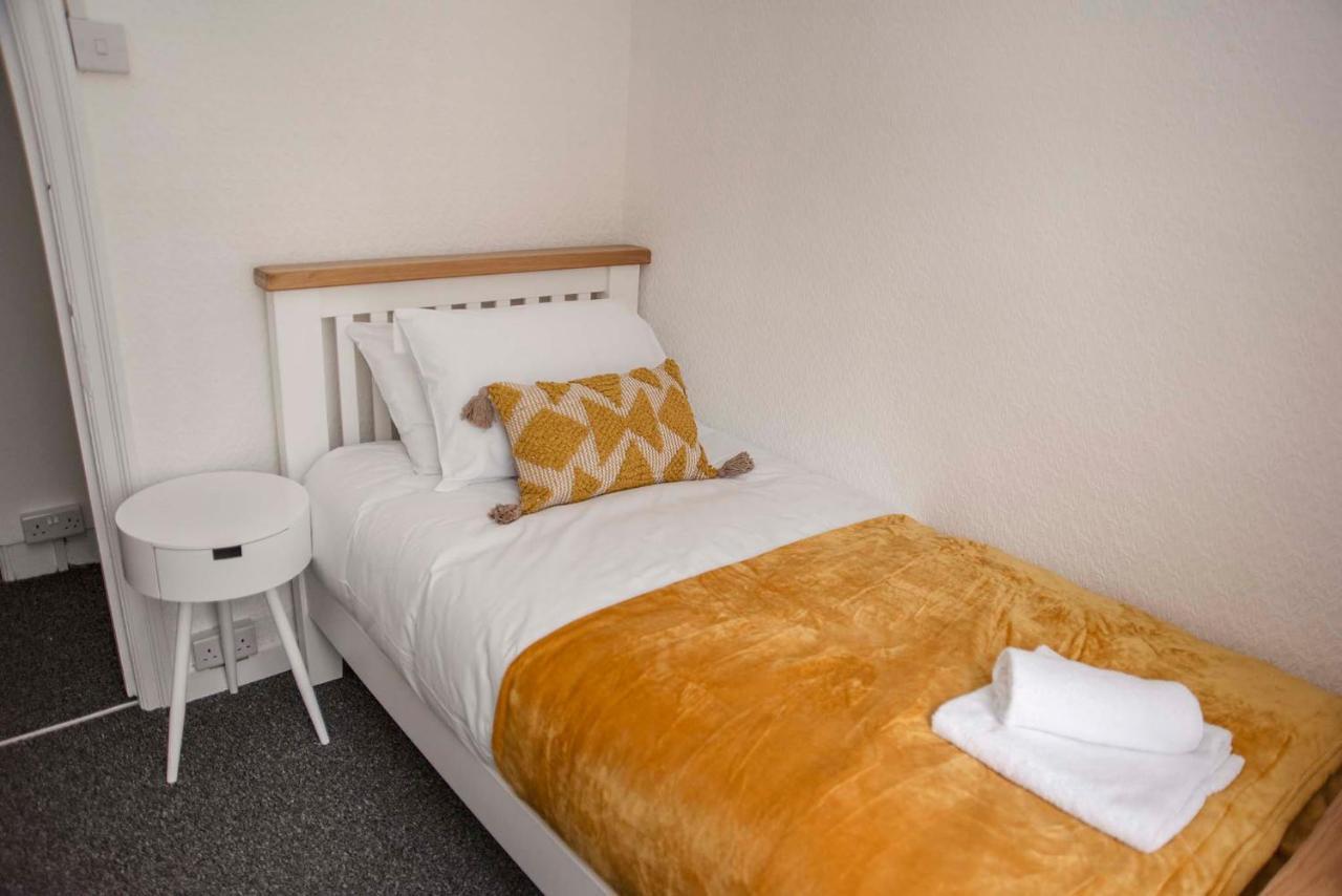 Вилла Six Bells Retreat Abertillery Экстерьер фото