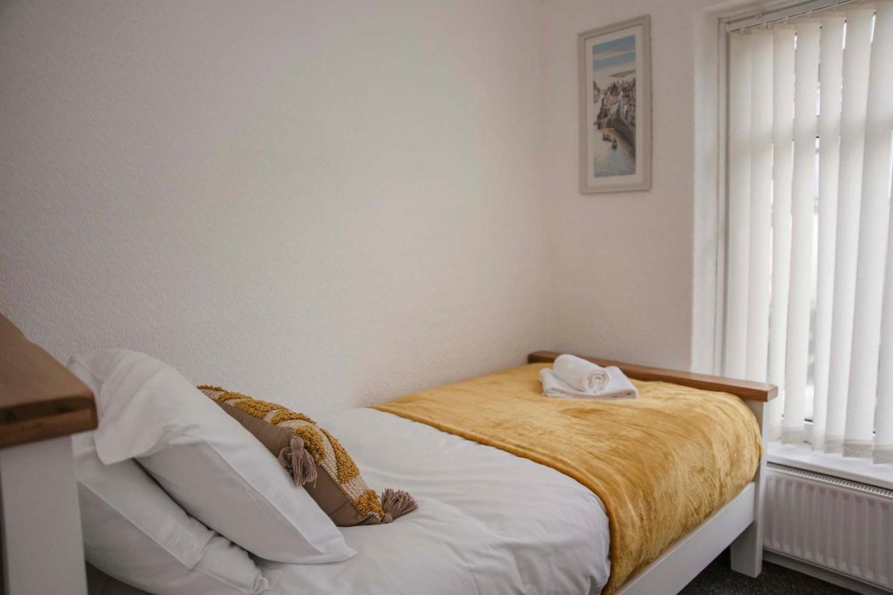 Вилла Six Bells Retreat Abertillery Экстерьер фото